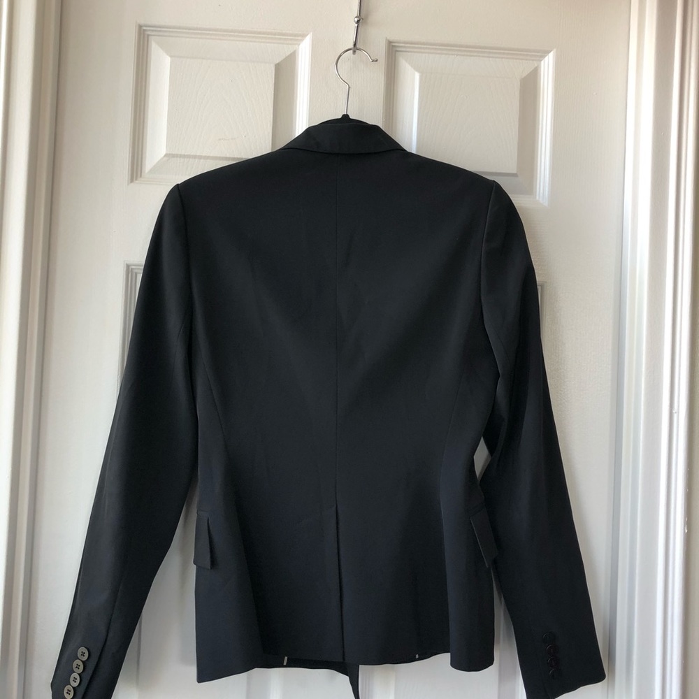 Blazer - Picture 4 of 5